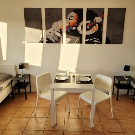 Apartment Work & Relax In Industrial Area