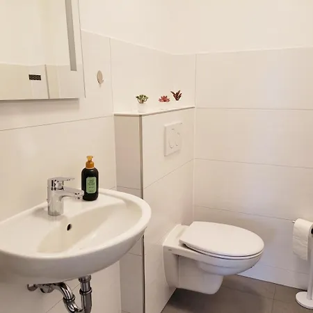 Work & Relax In Industrial Area Apartman